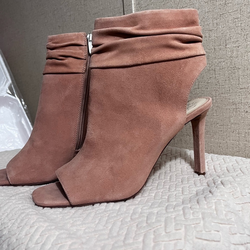 Vince Camuto Tan Heeled Boots - Picture 2 of 8